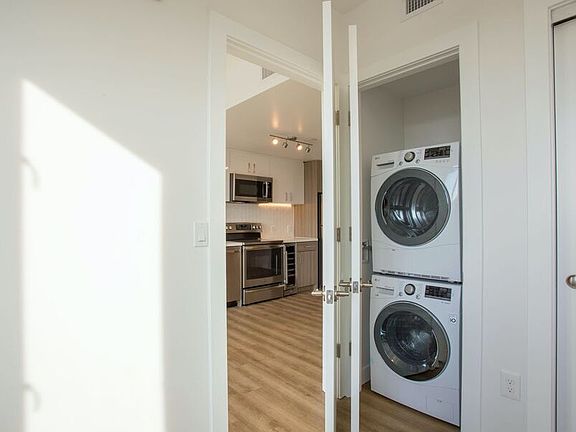 3rd image of 601 Tennessee St Unit 301