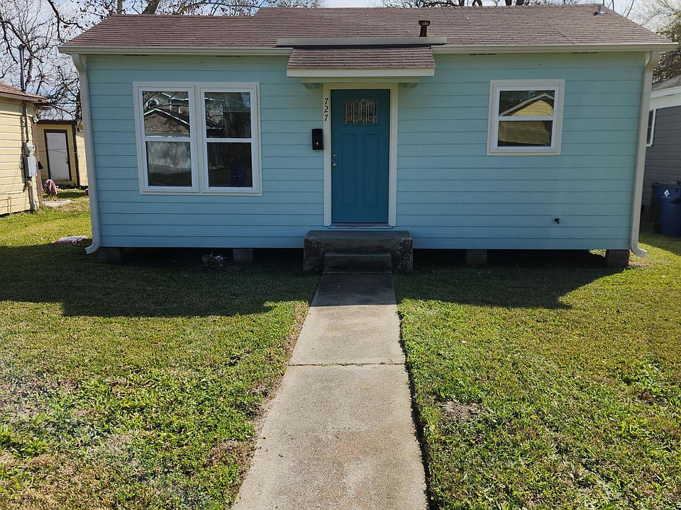 1st image of 727 16th Ave N