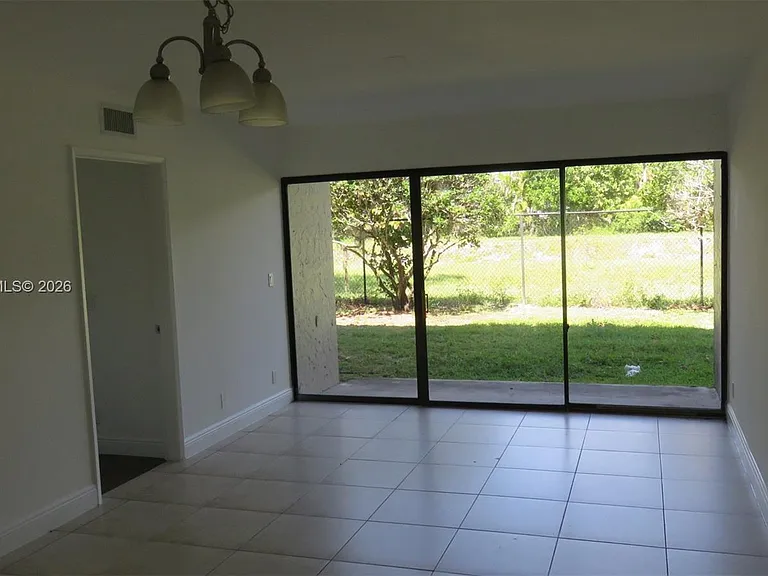 1661 Balfour Point Dr #B — Photo 5