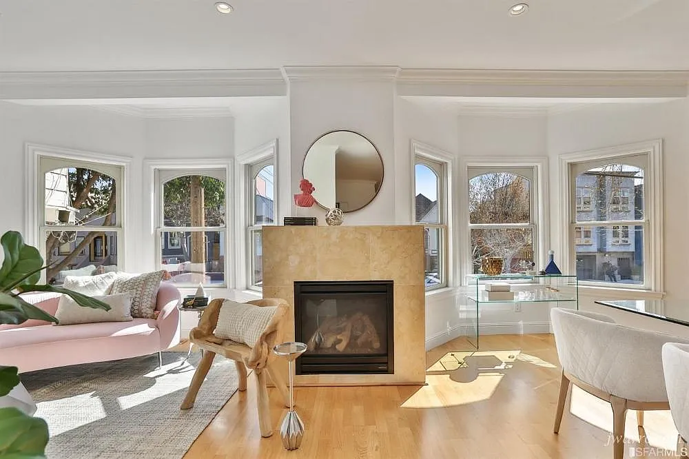 Stunning two-story 3-bedroom, 3-bathroom flat — Photo 2