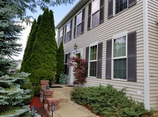 1768 Alexandria Ln, Aurora, IL 60504