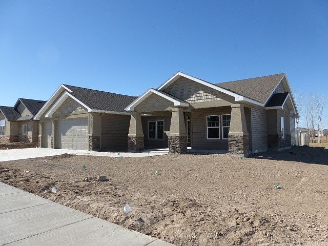 1st image of 2606 Meadowbrook Dr