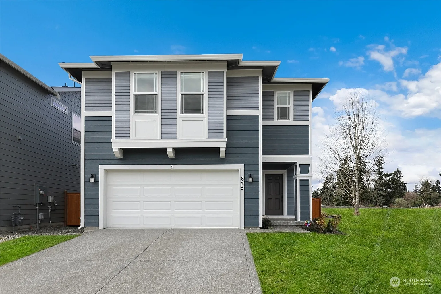 825 Vine Maple Street SE photo 1