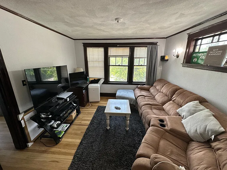 33 Kondazian St — Photo 4