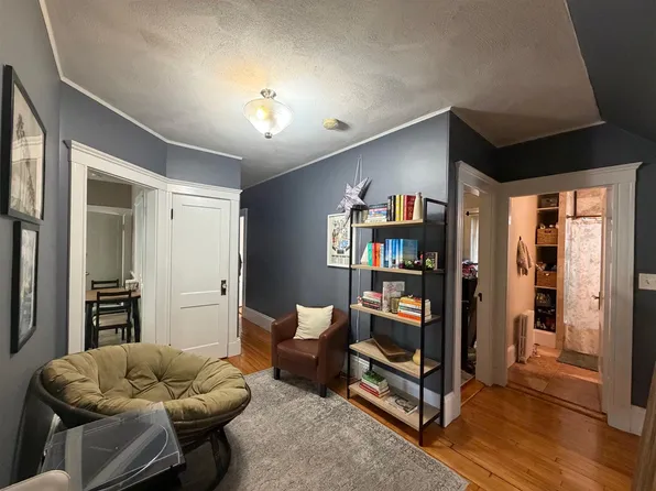 211 Powder House Blvd, Somerville, MA 02144