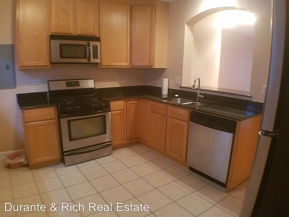 5th image of 1238 W Pratt Blvd APT 3B
