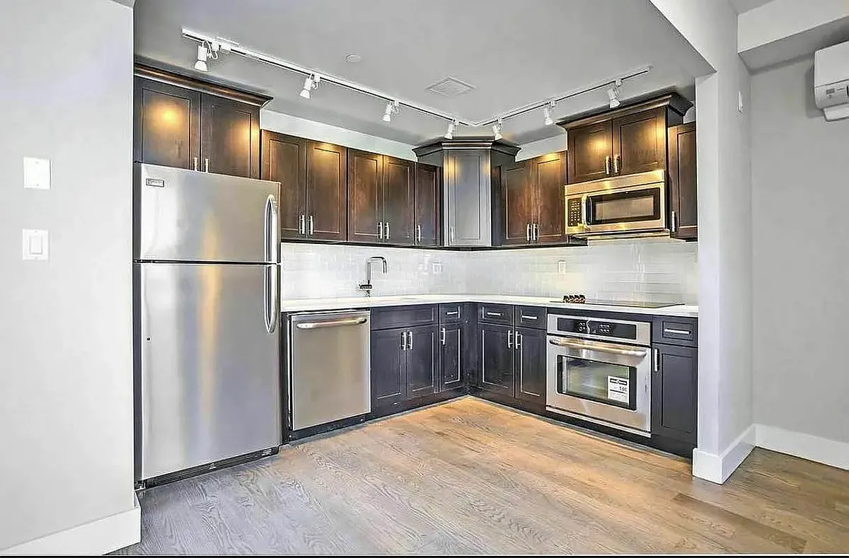 Building Photo - 2858 Stillwell Ave #3H