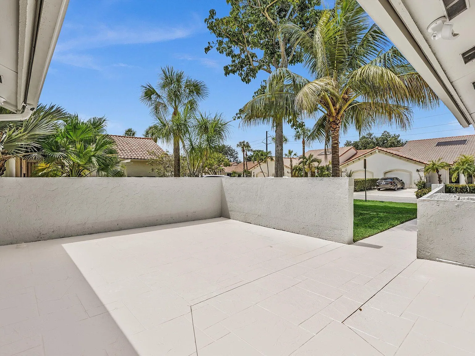 3 bed, 2.0 bath, 1630 sqft, $4,000 — Photo 4