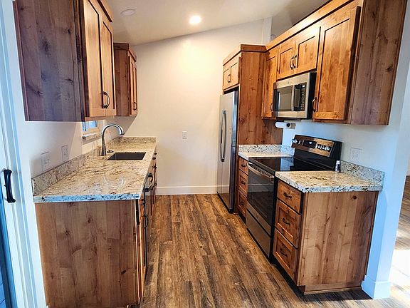 3rd image of 10387 Worchester Cir