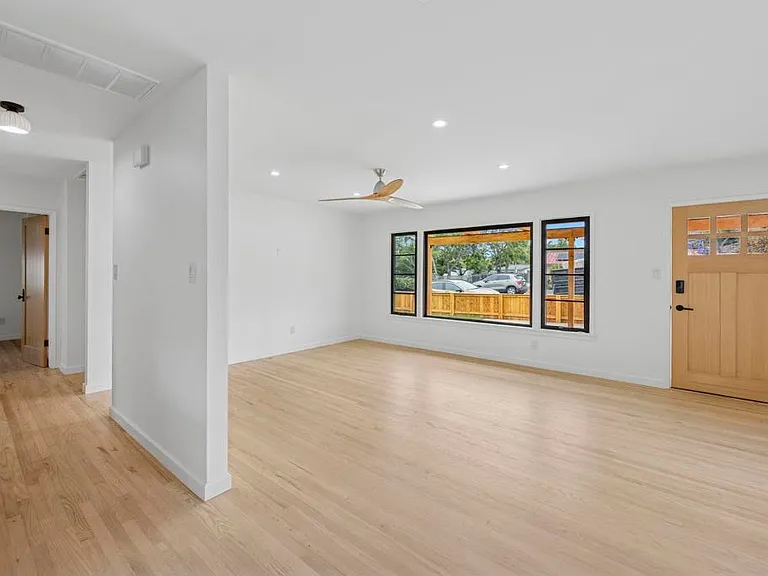 1061 Buena Vista Way — Photo 21