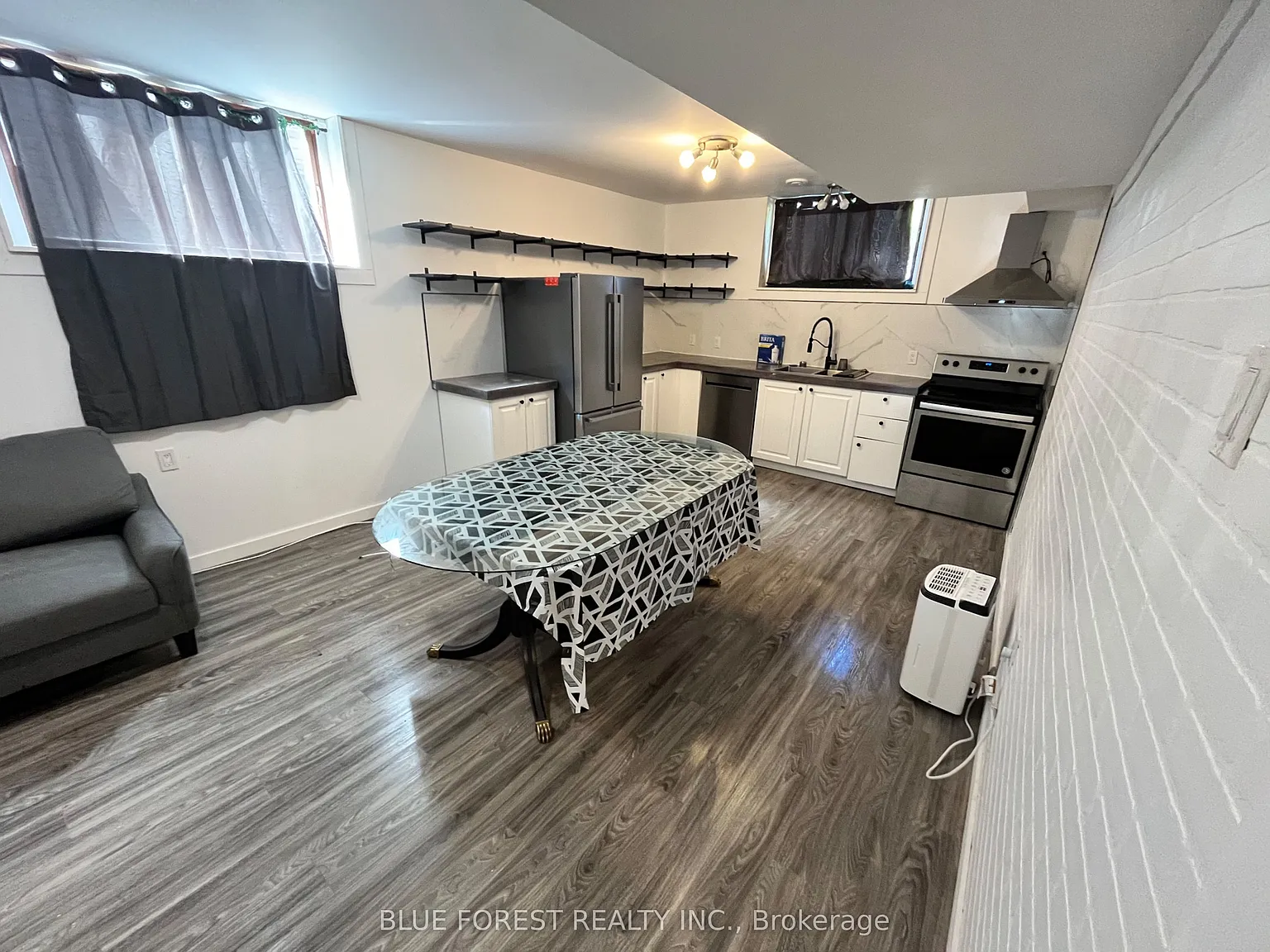 2 bed, $1,600 — Photo 2