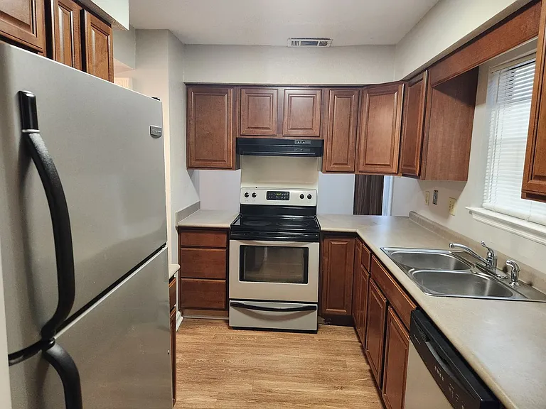 140 Windmill Ln — Photo 8