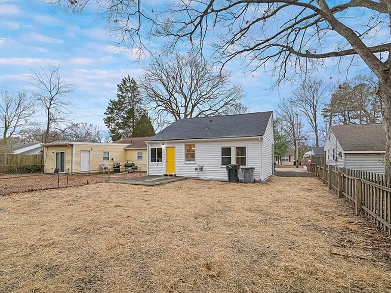 430 Marion Rd — Photo 9