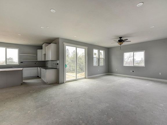 4th image of 2824 Winesap Cir