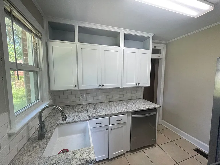709 Elm Ave — Photo 5