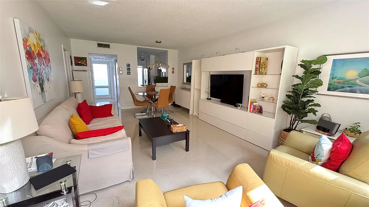 Building Photo - 1481 Ocean Blvd #124