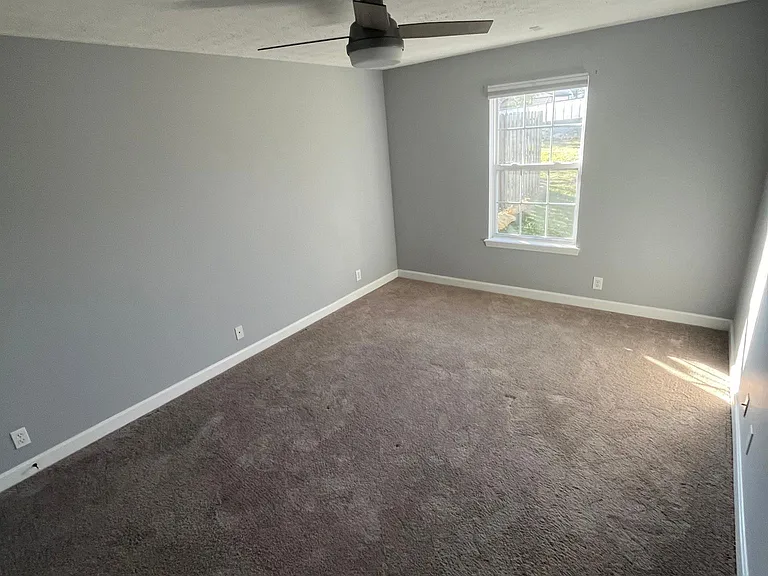 171 Central Blvd #27 — Photo 5