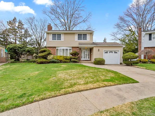 280 Hilda Street, East Meadow, NY 11554