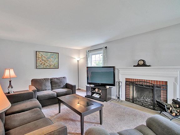 5th image of 742 Ash St
