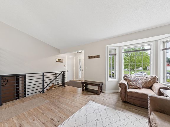 4th image of 1654 146th Ave NW
