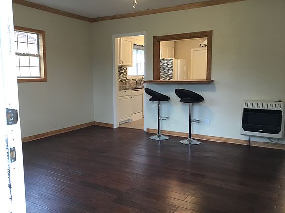 Living area with bar