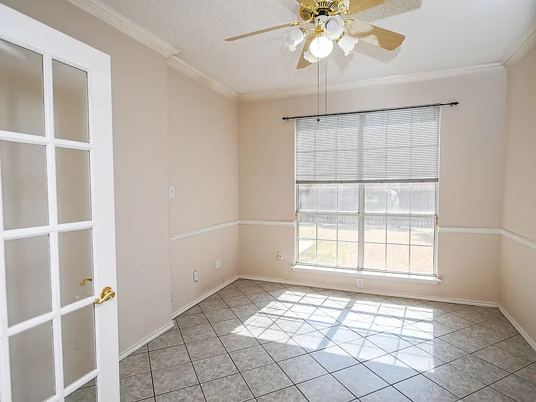 2100 Newport Dr — Photo 9