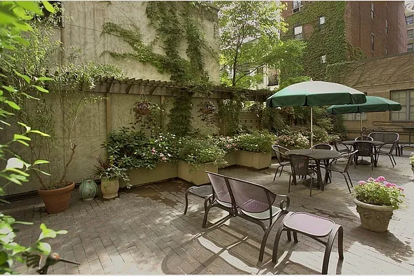 Sold by Stribling | media 18