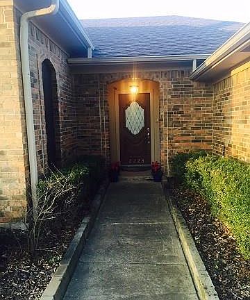 2nd image of 2223 Creekview