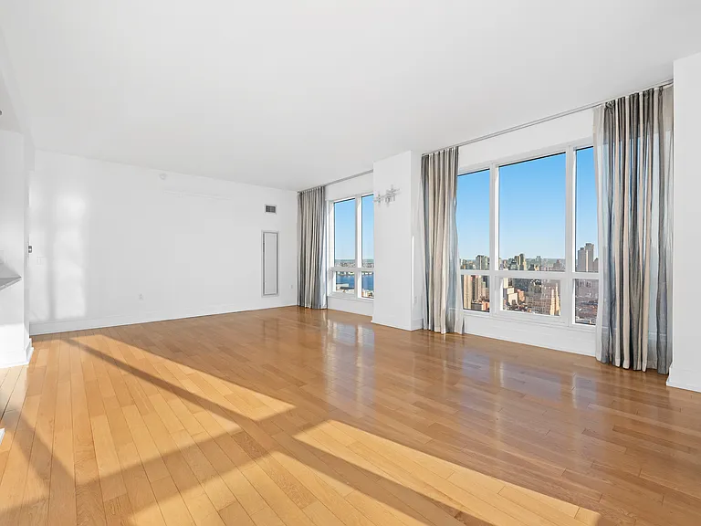 350 W 42nd St #44D — Photo 6