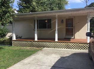 506 Barclay St, Belpre, OH 45714