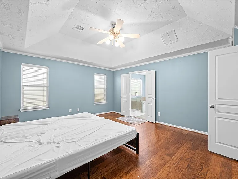 3410 Skyline Village Dr — Photo 33