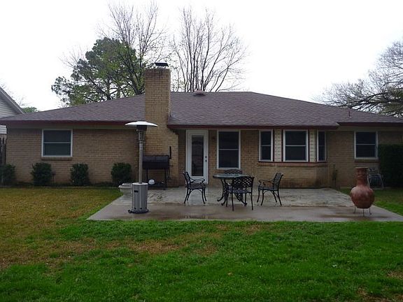 2nd image of 1636 Knoxville Dr