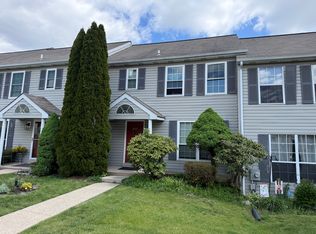 120 Village Dr, Schwenksville, PA 19473