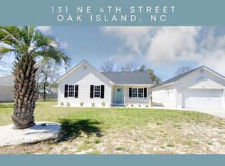 131 NE 4th St, Oak Island, NC 28465