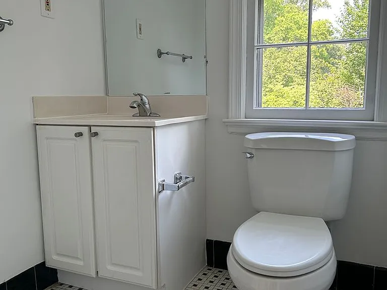 5100 Upton St NW — Photo 23