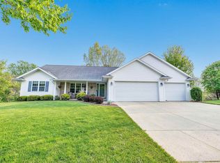 1292 Billie Ct, Green Bay, WI 54313