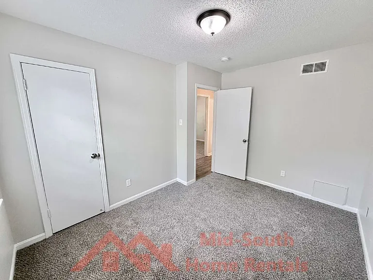 3231 Harvester Ln E — Photo 15