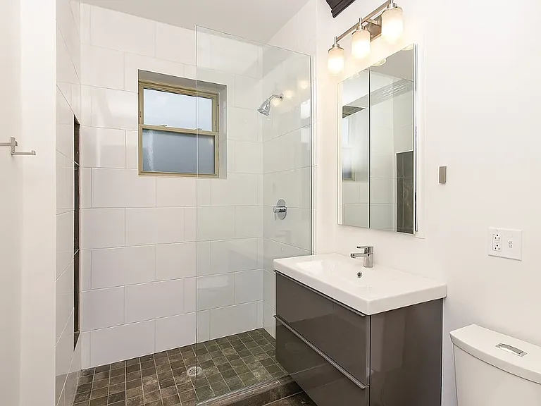 1414 W Rascher Ave #1W — Photo 7