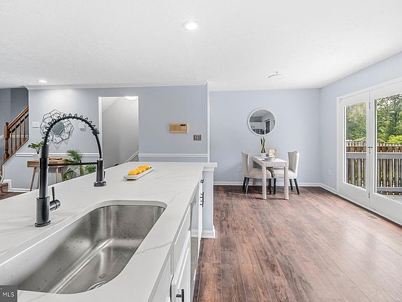 4th image of 450 Renfro Ct