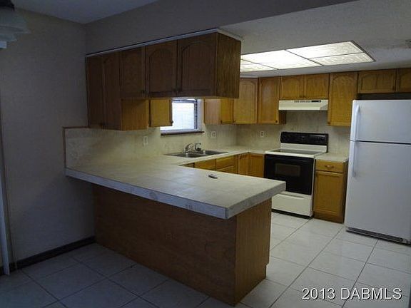 3rd image of 958 Tall Pine Dr