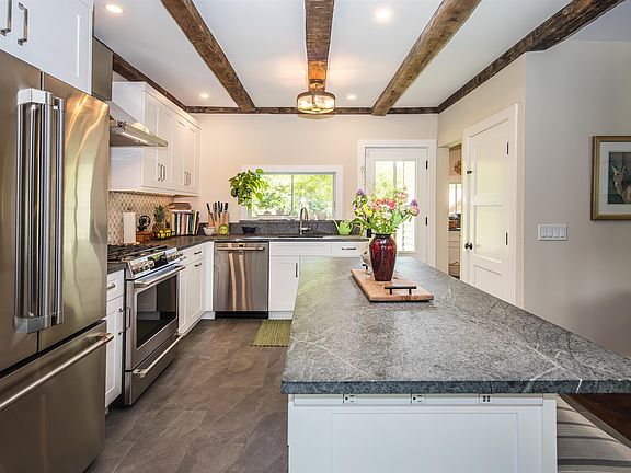 3rd image of 353 Brockway Mills Road