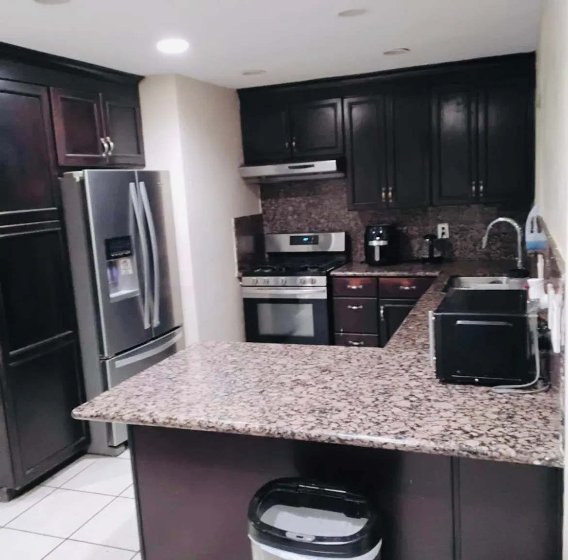 1 bed, 1.5 bath, 5000 sqft, $1,200 — Photo 2