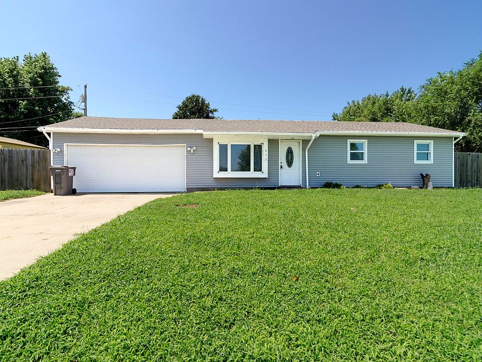 1st image of 613 Plaza Dr