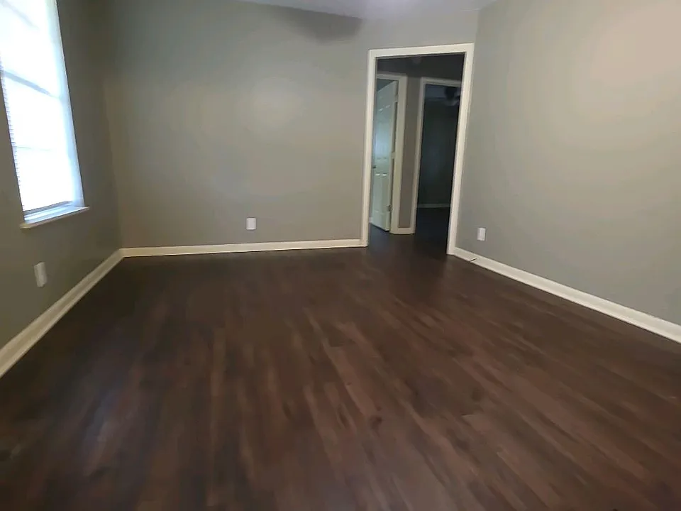1904 Nancy Dr