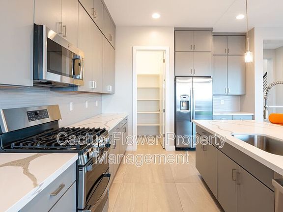 5th image of 3130 E Alicia Dr