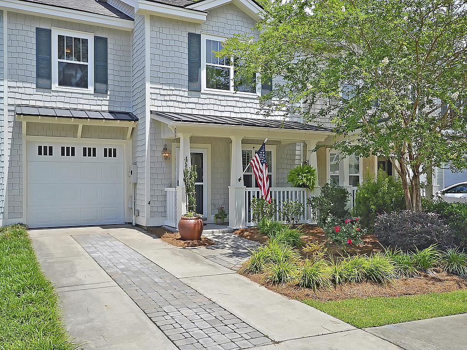 1st image of 417 Grand Palm Ln