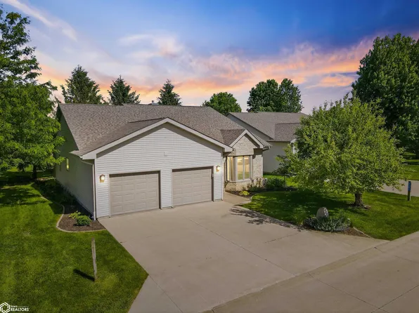 5582 Chip Shot Dr, Burlington, IA 52601