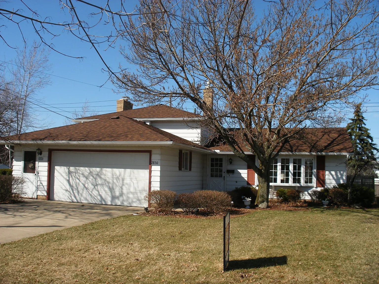 2830 Coventry Dr photo 1