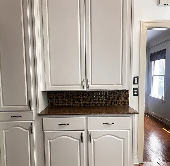 153 N Irving Blvd — Photo 8