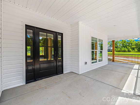 3rd image of 640 Edwards Rd